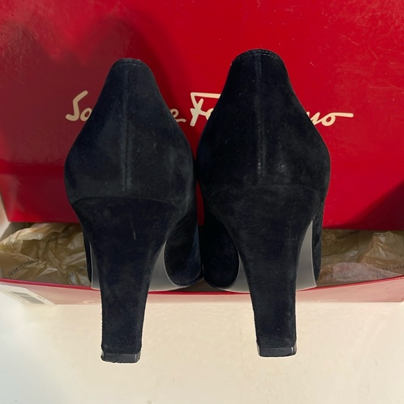 Salvatore Ferragamo vintage black suede heels, EUC, size 6B. - Picture 10 of 10